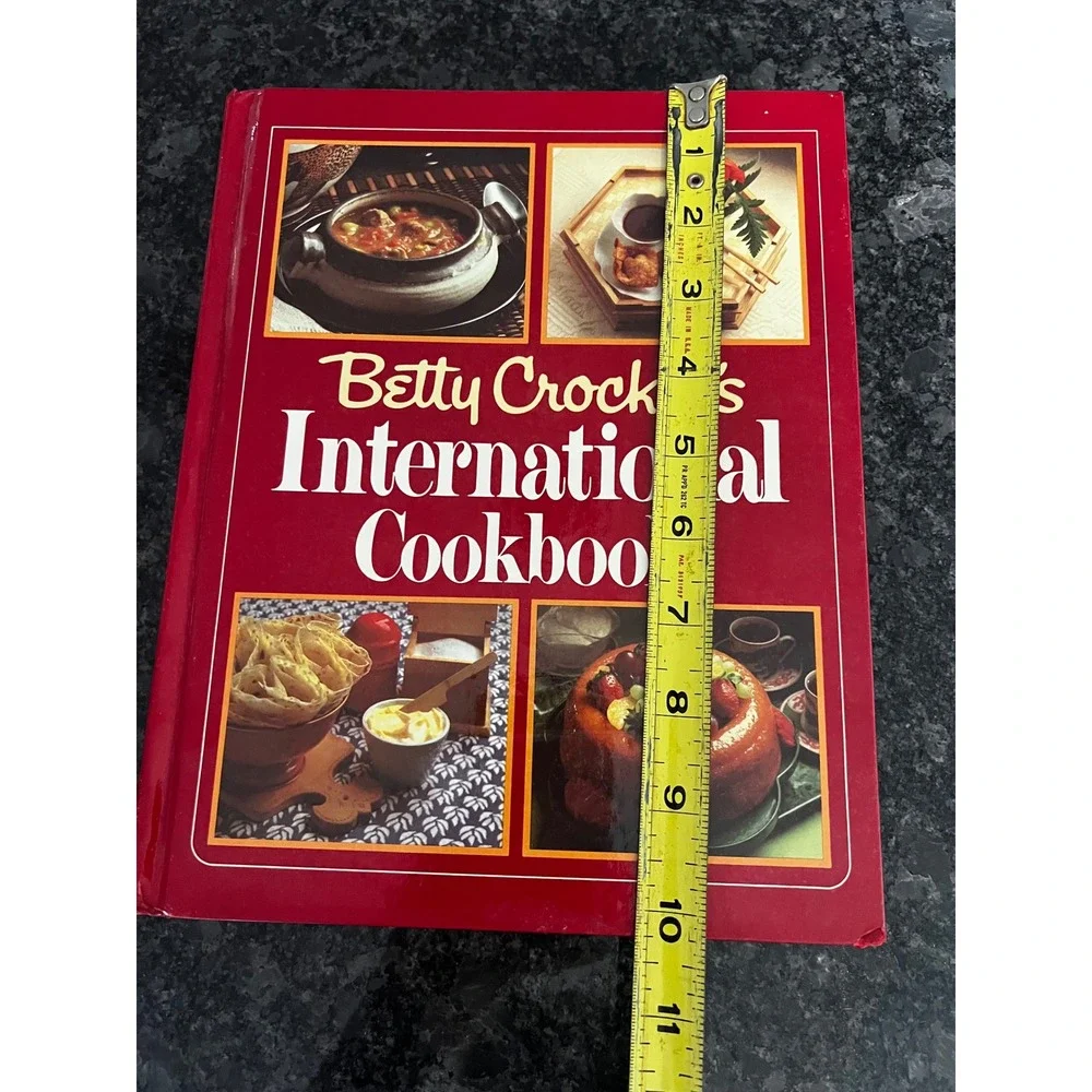 VTG Betty Crocker's International Cookbook Hardcover 1980 Recipes‎ Foods Cooking